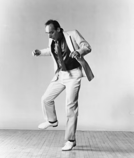 fred-strickler-performs